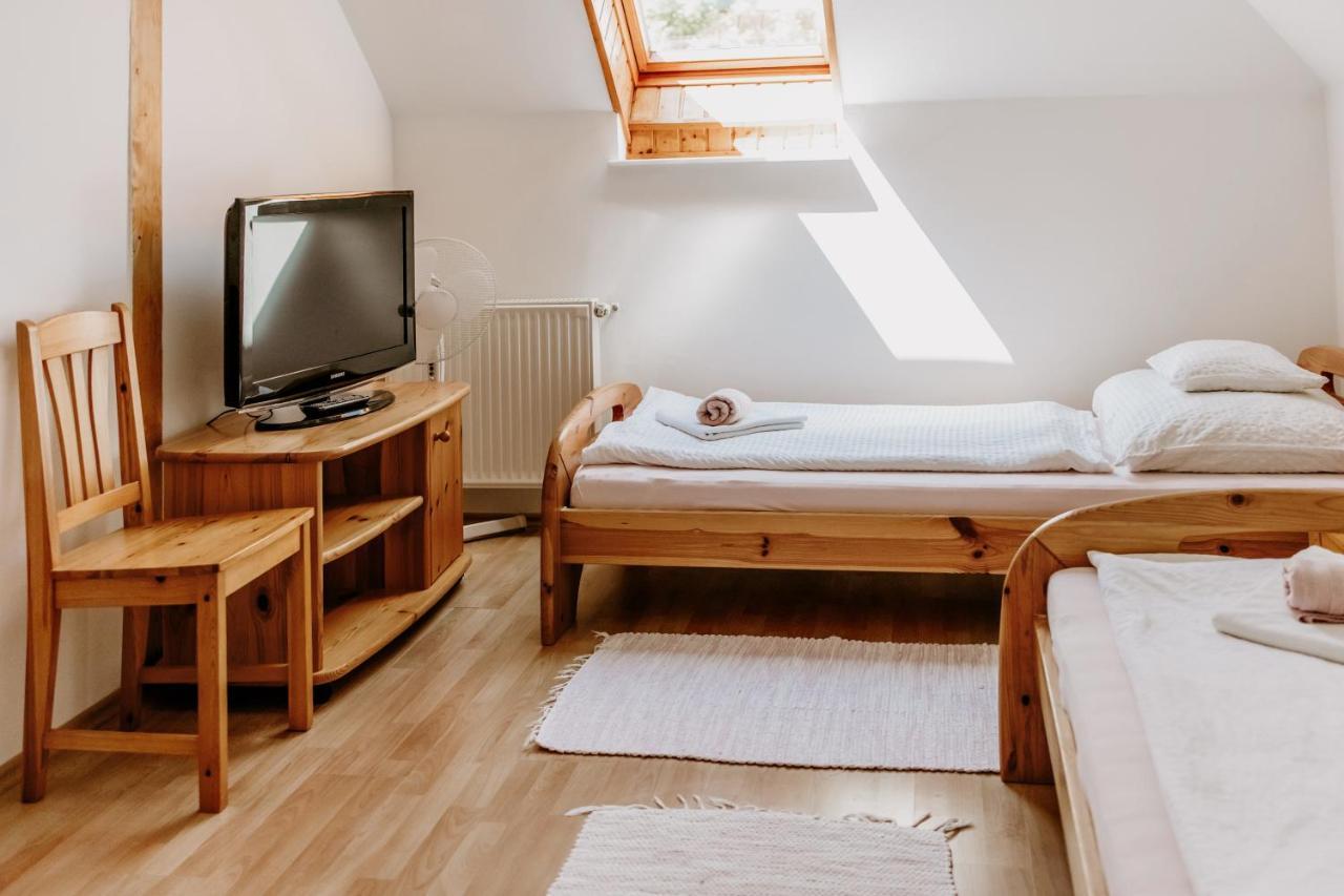 Kek Vendeghaz Family Resort Gyenesdiás エクステリア 写真