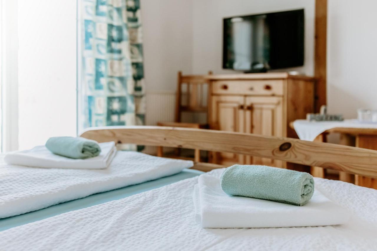 Kek Vendeghaz Family Resort Gyenesdiás エクステリア 写真